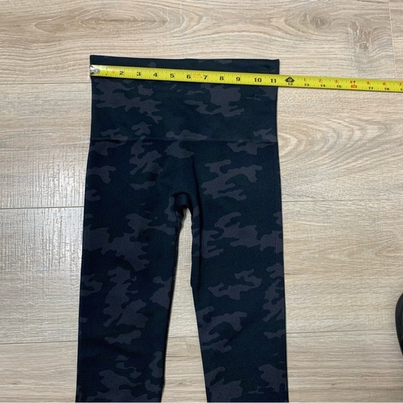 SPANX Leggings for Women Look at Me Now Seamless Leggings Size Small - Picture 10 of 12